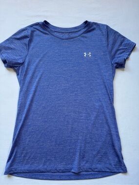 Under Armour “Loose heat gear” shirt